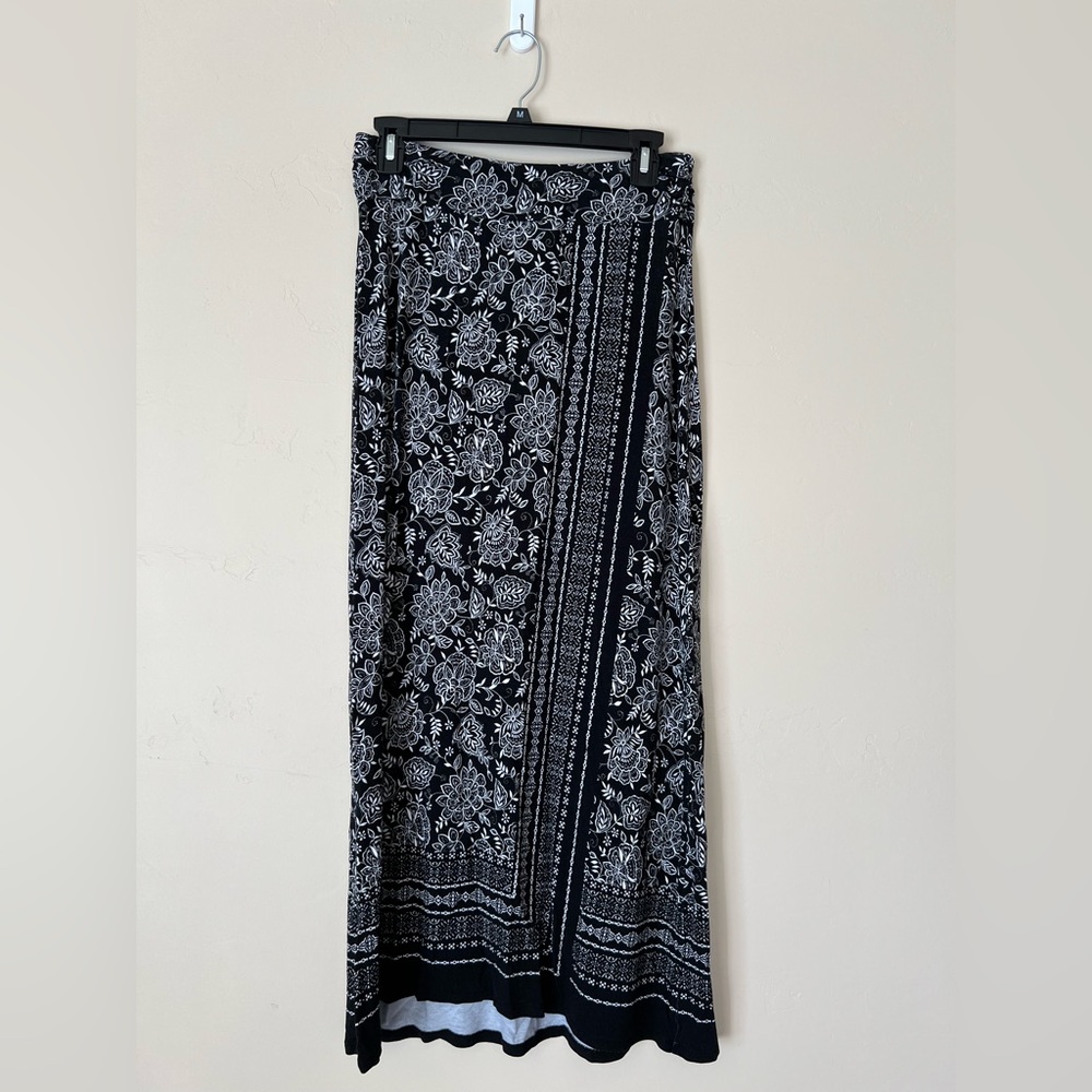 Liz Claiborne Pull-On Floral Stretch Maxi Skirt